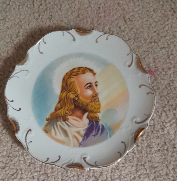 Decorative Plate with Religious Art Mid Century 18k GOLD trim Jesus - Picture 1 of 7